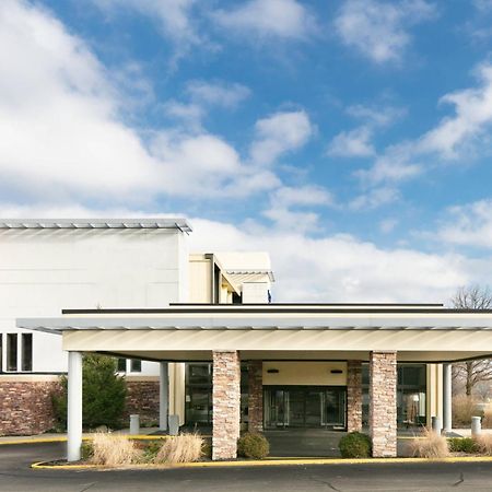 Chester Inn & Suites Sharonville Bagian luar foto