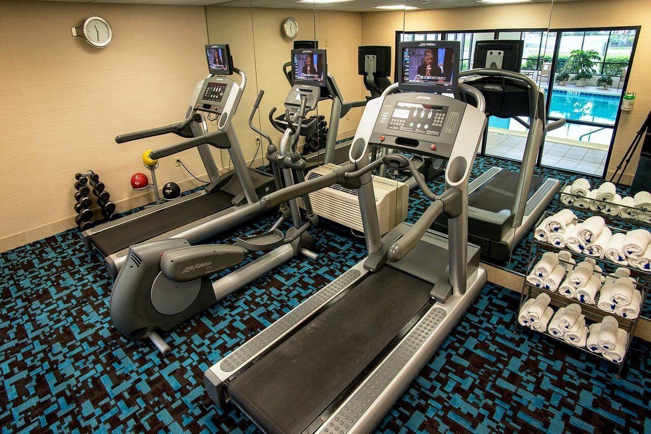 Chester Inn & Suites Sharonville Bagian luar foto