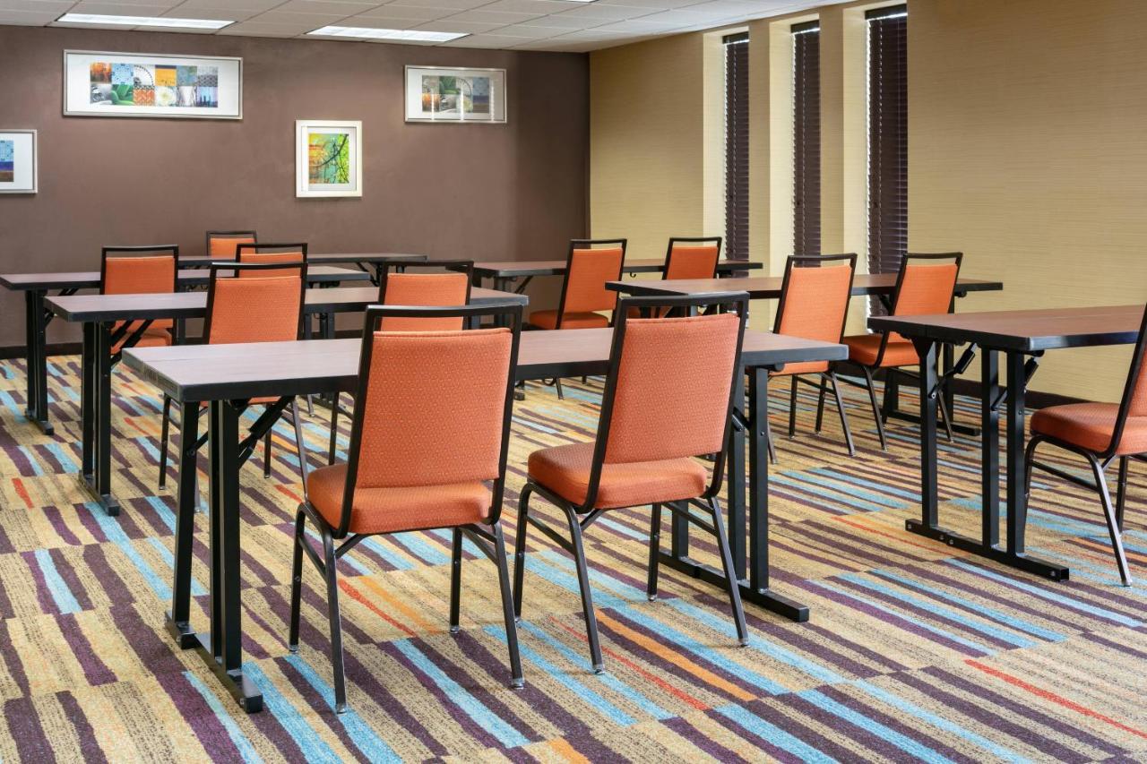 Chester Inn & Suites Sharonville Bagian luar foto