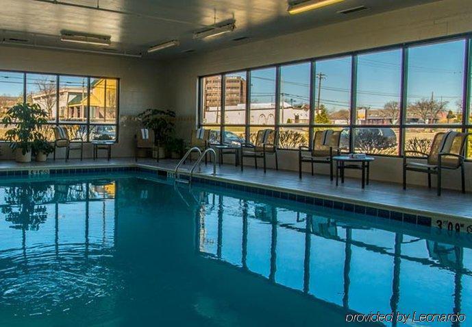 Chester Inn & Suites Sharonville Bagian luar foto