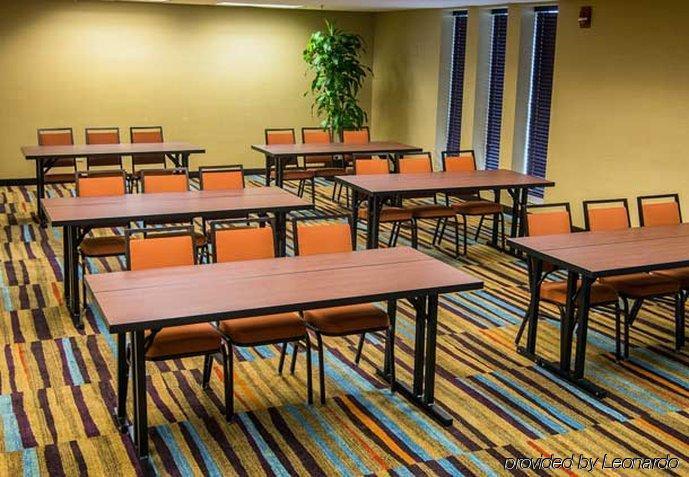 Chester Inn & Suites Sharonville Bagian luar foto