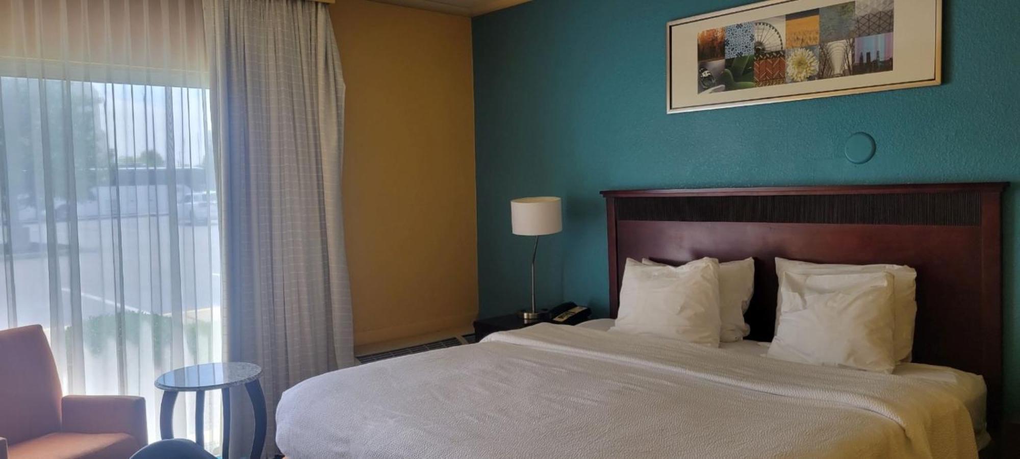 Chester Inn & Suites Sharonville Bagian luar foto