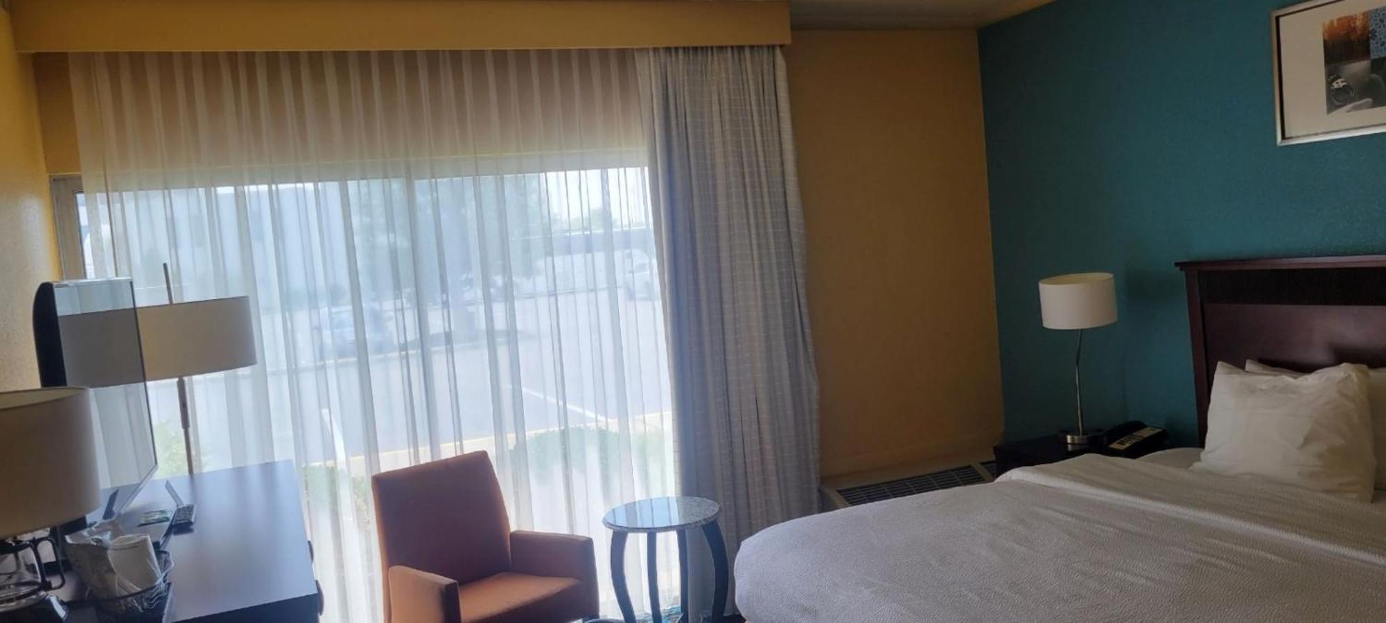 Chester Inn & Suites Sharonville Bagian luar foto